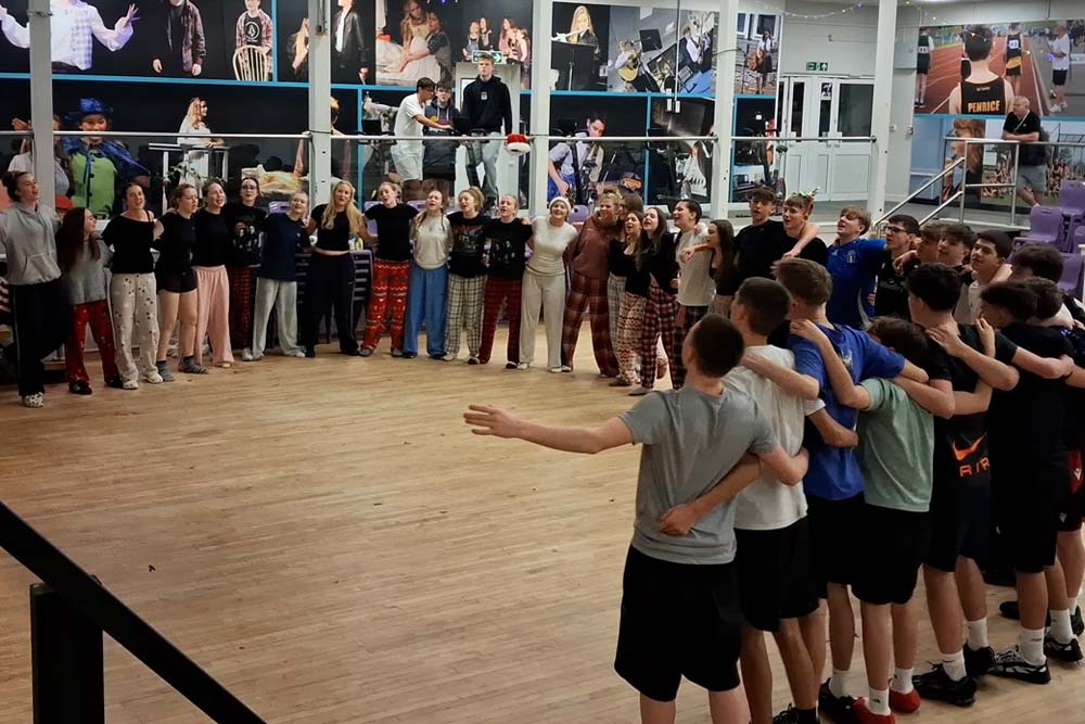 Students pictured singing Adele together at 3am